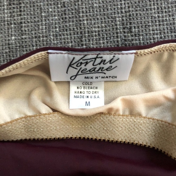 🍩SOLD🍩Kortni Jeane mulberry sweetheart top - Picture 3 of 3